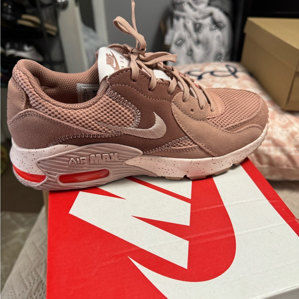 Nike women shoes